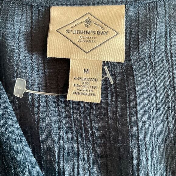 St John’s Bay Blouse Top Button Down V-neck Tunic Blue Crinkle Fabric Medium - Picture 3 of 9